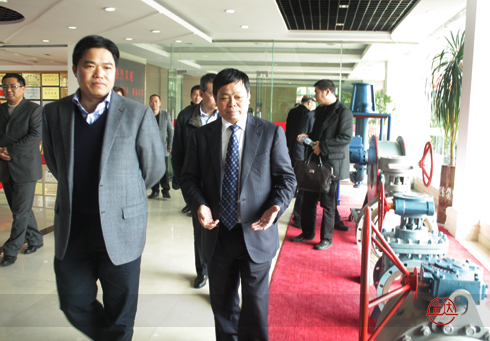 縣委書記盛秋平來宣達集團調研指導